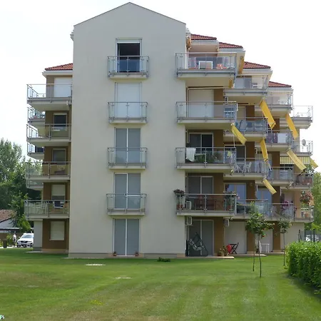 Nice Holiday Apartman Σίοφοκ