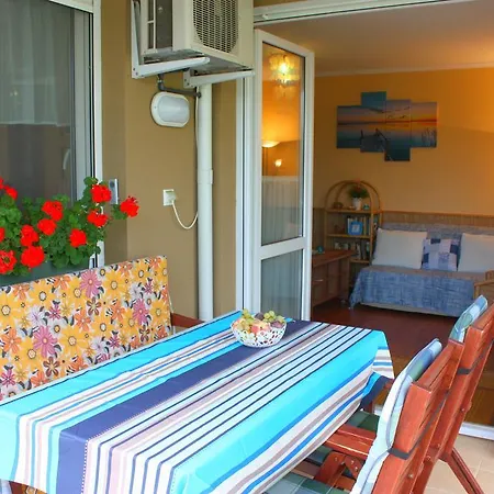 Nice Holiday Apartman Διαμέρισμα