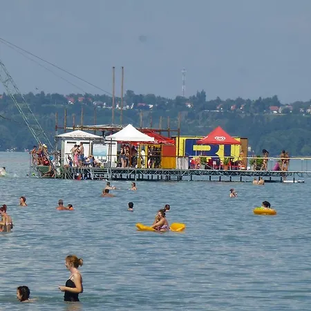 Nice Holiday Apartman Διαμέρισμα